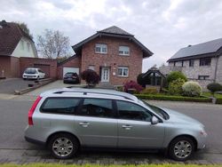 Silber Gebraucht 2008 Volvo V70 Kombi | 2.500 €