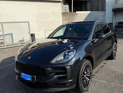 Schwarz Gebraucht 2018 Porsche Macan SUV | 36.000 € (Teuer)