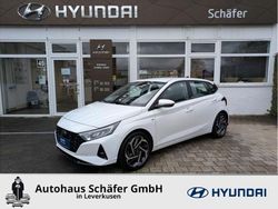 Weiss Gebraucht 2021 Hyundai i20 Intro Edition Kleinwagen | 15.785 € (Fairer Preis)
