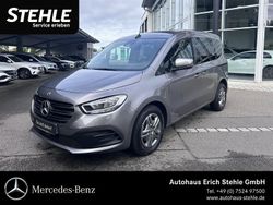 Grau Gebraucht 2023 Mercedes T180 Style Van / Kleinbus | 26.590 € (Fairer Preis)