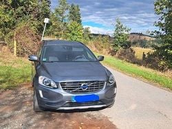 Grau Gebraucht 2017 Volvo XC60 Momentum SUV | 20.990 € (Guter Preis)