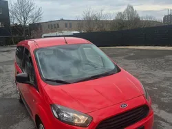 Rot Gebraucht 2016 Ford Tourneo Courier Van / Kleinbus | 5.680 € (Guter Preis)