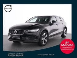 Schwarz onyx black / metallic Gebraucht 2023 Volvo V60 CC Plus Kombi | 36.450 € (Superpreis)