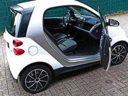 Weiß Gebraucht 2014 Smart ForTwo Coupé Kleinwagen | 5.450 € (Fairer Preis)