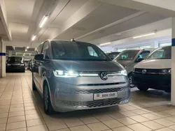 Monosilber Gebraucht 2022 VW T7 Style Van | 46.999 €