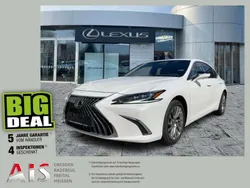 Sonic white Gebraucht 2023 Lexus ES300H Luxury Line Limousine | 50.990 €