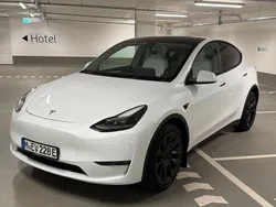 Weiß Gebraucht 2021 Tesla Model Y Long Range SUV | 34.300 €