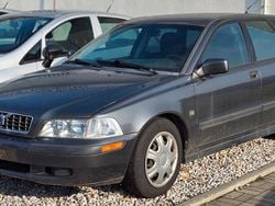 Grau Gebraucht 2004 Volvo V40 Comfort Kombi | 299 € (Superpreis)