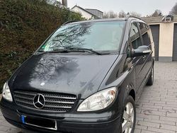 Schwarz Gebraucht 2006 Mercedes Viano Van / Kleinbus | 8.990 € (Fairer Preis)