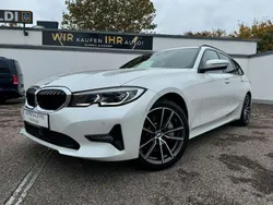 Mineralweiss metallic Gebraucht 2020 BMW 330 Sport Line Kombi | 29.999 € (Fairer Preis)
