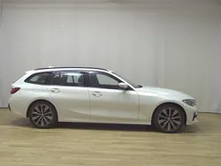 Weiss Gebraucht 2022 BMW 320 Sport Line Kombi | 21.980 € (Superpreis)