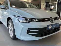 Blau Neu 2025 VW Golf VIII Life Limousine | 28.900 € (Guter Preis)