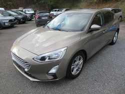 Pyritsilber metallic Gebraucht 2018 Ford Focus Cool & Connect Kleinwagen | 14.400 € (Fairer Preis)