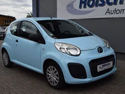 Blau Gebraucht 2013 Citroën C1 Attraction Kleinwagen | 3.999 € (Etwas zu teuer)