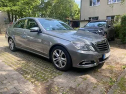 Silber Gebraucht 2009 Mercedes E250 Limousine | 13.500 € (Teuer)