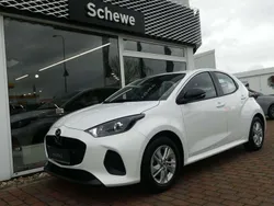 Lunar white Neu 2025 Mazda 2 Center-Line Limousine | 22.990 € (Guter Preis)