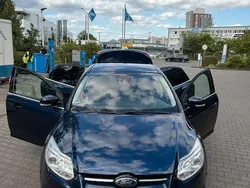 Blau Gebraucht 2011 Ford Focus Titanium Limousine | 8.300 € (Teuer)