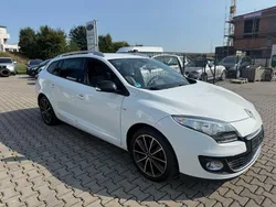 Weiß Gebraucht 2013 Renault Mégane III Bose Edition Limousine | 4.500 € (Fairer Preis)