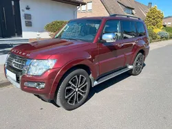 Rot Gebraucht 2018 Mitsubishi Pajero Edition SUV | 35.690 € (Teuer)