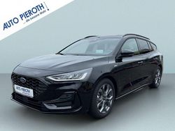 Agate black metallic Gebraucht 2024 Ford Focus ST-Line X Kombi | 26.850 € (Teuer)