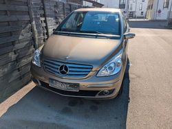 Gold Gebraucht 2007 Mercedes B200 Van / Kleinbus | 4.800 € (Etwas zu teuer)
