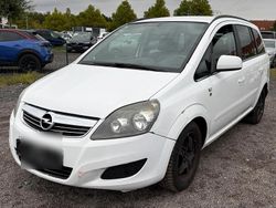 Weiß Gebraucht 2011 Opel Zafira Kombi | 1.200 €