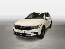 Pure white Gebraucht 2022 VW Tiguan Life SUV | 27.820 € (Guter Preis)