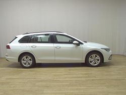 Weiss Gebraucht 2022 VW Golf VIII Life Kombi | 16.280 € (Guter Preis)