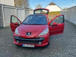 Rot Gebraucht 2006 Peugeot 207 Kleinwagen | 2.000 €