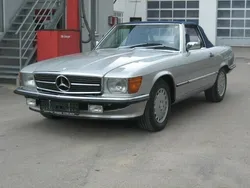 Silber metallic Gebraucht 1987 Mercedes 560 Cabrio | 38.980 €