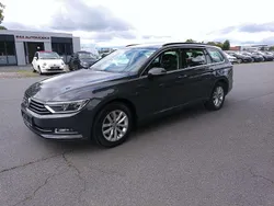 Uranograu/cinza urano Gebraucht 2018 VW Passat Comfortline Kombi | 13.590 € (Guter Preis)