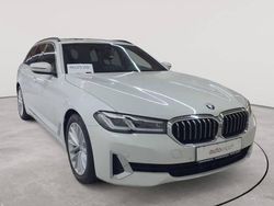 Mineralweiß metallic Gebraucht 2021 BMW 530e Luxury Line Kombi | 25.890 € (Fairer Preis)