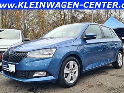 Hellblau (metallic) Gebraucht 2021 Skoda Fabia Ambition Limousine | 12.600 € (Superpreis)