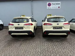Andere außenfarben Gebraucht 2024 Toyota Corolla Limousine | 33.500 €