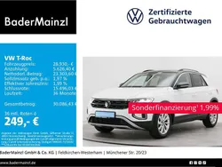 Pure white/schwarz Gebraucht 2023 VW T-Roc Life SUV | 28.930 € (Fairer Preis)