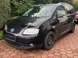 Schwarz Gebraucht 2005 VW Touran Highline Van / Kleinbus | 1.290 € (Superpreis)