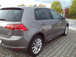 Grau Gebraucht 2015 VW Golf VII LOUNGE Limousine | 7.850 € (Guter Preis)