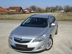 Silber Gebraucht 2012 Opel Astra Design Edition Kombi | 4.800 € (Fairer Preis)