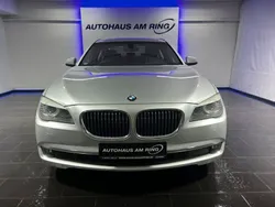 Silber Gebraucht 2010 BMW 750 Limousine | 24.999 €