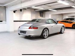 Silber Gebraucht 2001 Porsche 996 Cabrio | 30.900 €