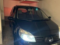 Grau Gebraucht 2005 Renault Scénic II Van / Kleinbus | 1.800 € (Guter Preis)