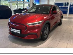 Rot Gebraucht 2022 Ford Mustang Mach-E Standard Range SUV | 38.590 € (Etwas zu teuer)