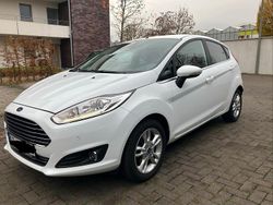 Weiß Gebraucht 2015 Ford Fiesta Titanium Kleinwagen | 7.300 € (Fairer Preis)