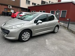 Silber Gebraucht 2007 Peugeot 207 Kleinwagen | 3.800 € (Etwas zu teuer)