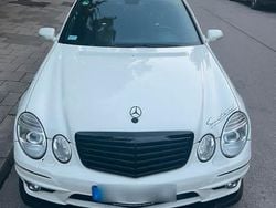 Weiß Gebraucht 2009 Mercedes E63 AMG AMG Limousine | 15.900 €