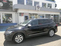 Schwarz Gebraucht 2024 VW Tiguan Allspace Life SUV | 36.998 € (Guter Preis)