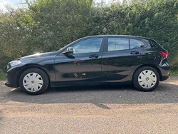Schwarz Gebraucht 2020 BMW 118 Advantage Kleinwagen | 15.999 € (Guter Preis)