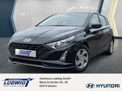 Schwarz Neu 2024 Hyundai i20 Select Limousine | 17.905 € (Fairer Preis)