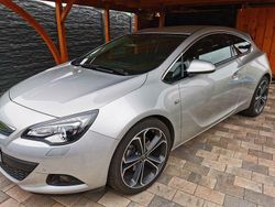 Silber Gebraucht 2012 Opel Astra GTC Innovation Limousine | 8.500 € (Etwas zu teuer)