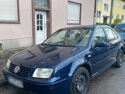 Blau Gebraucht 2003 VW Bora Limousine | 950 € (Superpreis)